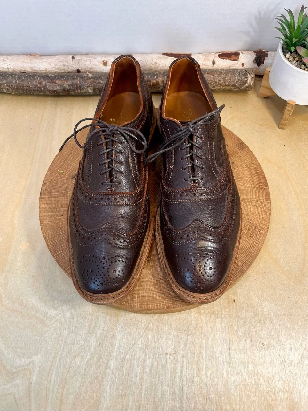 Allen Edmonds Neumok 2.0 Wingtip Oxford – Brown Leather – Men's Size 10D
